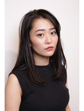 コマ(coma) 髪質改善|インナーカラー|ハイライト|バレイヤージュ|前髪