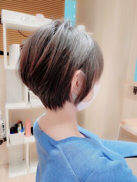 ミッシェル アフロート(michelle afloat) 10代20代30代40代50代60代ショートもCカーブカットで骨格矯正