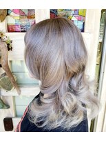 ヘアーメイク ロコ エクステンションズ 亀戸店(Hair make ROCO Market etensions) ダブルカラーやグラデーションカラーでモノトーンカラーが可愛い