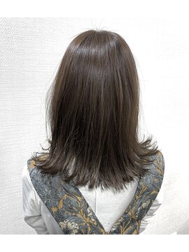 ベルポ(Bellpo) 透明感のあるグレージュ