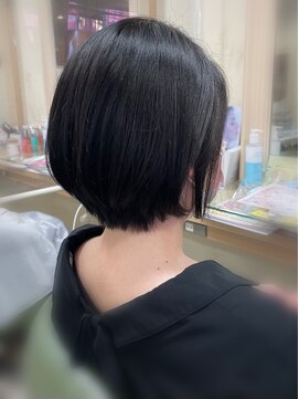 アエラス(Aeolus) 黒髪ショートボブ