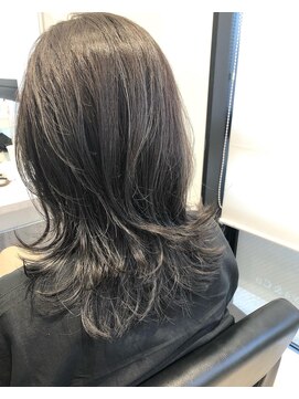 アトリエ(Atelier) サファイアアッシュのレイヤーミディ