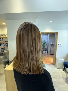 パラゴ(PARAGO.) 《緑橋/城東区/女性サロン》切りっぱなし×酸性ストレート