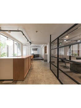 【京橋/徒歩2分】少人数のプライベート空間でリラックスできる＊大人女性も心地良く過ごせるサロン★