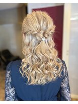ヘアデザイン ニーチェ(Hair Design ni che) 巻き巻きハーフアップ