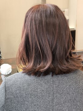 オラ ボーテ(Aura Beaute) ピンクラベンダー切りっぱなし外ハネボブ