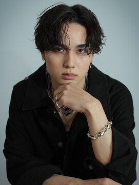 アコロン(acoron.) センターパート　スパイラルパーマ/池袋メンズカット