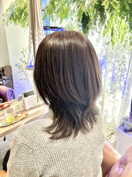 ミハス(Mijas) ミディアムレイヤーカット