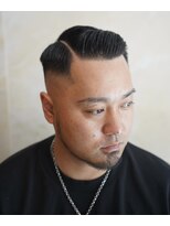 メリケンバーバーショップ コウベ(MERICAN BARBERSHOP KOBE)&nbsp;サイドパートフェードスタイル1