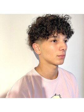 ザ オーダー(THE ORDER) ソフトアフロミドルフェードメンズパーマラルフカール