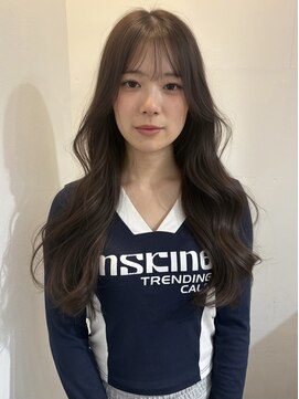 シイ(SIE) ワンカラーで作る透明感グレージュカラー〇
