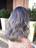 リゼル ユア 渋谷(RISEL YUA)&nbsp;ブルーシルバーのグラデーションカラー