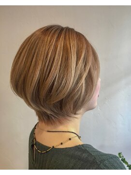 リカモ(ricamo) 美シルエットなショートボブ