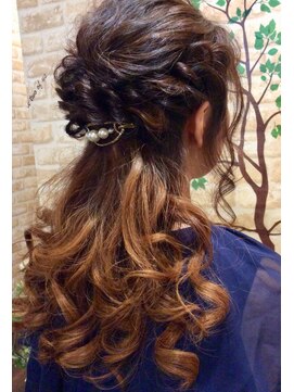 アンプヘアー(A･M･P hair) ハーフアップ