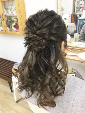 ヘアアンドメイク ゼン ヨコハマ(Hair&Make ZEN YOKOHAMA) 【ZEN横浜関内】ねじり系ハーフアップ