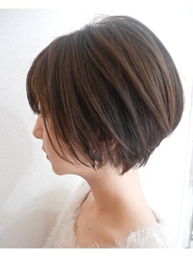 デイアンドナイト スイ(Day&Night sui) 【髪質改善】前下がりショートボブ[ショート/髪質改善/大人ボブ]