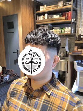 クライム(CLIMB) ミドルスキンフェード×フォワードスパイラルパーマスタイル