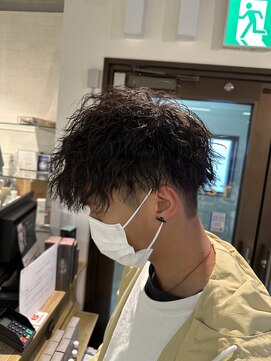 コワファーストナガサキシャンプーボーイ(COIFF1RST NAGASAKI SHAMPOO BOY) ツイストスパイラルパーマ