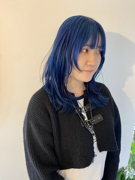 キコエル 三軒茶屋(kikoeru) 顔周りレイヤーモードなブルー大人ウルフヘア