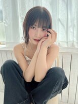 アイユー(ii+U)&nbsp;ニュアンスカラー　シルキーベージュ　ぱっつん前髪