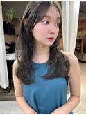顔周りおくれ毛大人かわいいレイヤーロングオリーブアッシュ