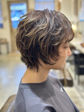 ランプ(Lamp) 無造作スタイル!顔周りハイレイヤーウルフ