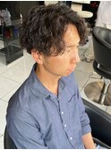 ツイストスパイラルパーマ メンズパーマ センターパート 眉毛
