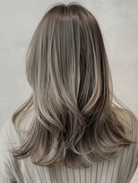 ネックス 表参道本店(nex)&nbsp;デザインカラーレイヤーカットウェットヘアオリーブベージュ白髪