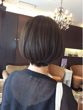 マリーインターナショナル 浦添店(MARIE INTERNATIONAL) ショートボブオリーブブラウンナチュラルベージュ