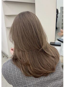 ヒュー 広島(HEW) こなれ感やわらかカラーレイヤー