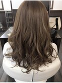 ツヤ髪アッシュグレー大人カラーニュアンスパーマ小顔レイヤー