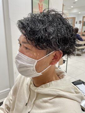 アッシュ 十日市場店(Ash) 凄い直毛&硬毛でもかかる「波巻きパーマ」