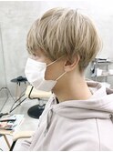 ハイトーンマッシュヘアベージュカラー