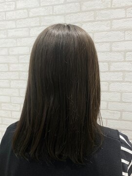 キラリ(kirari) クールなオリーブベージュ