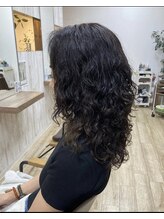 ヘアメイクアプト (HAIR MAKE a.p.t.) スパイラルパーマ