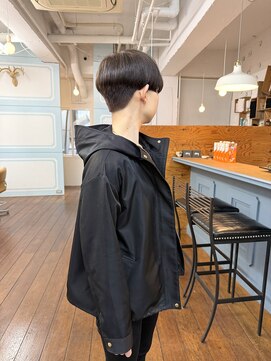 シーキュー(C.9.) C.9. 刈り上げショート
