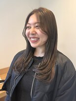 アリゲート ダイカンヤマ(Ari gate daikanyama)&nbsp;レイヤーカットロンググレーベージュブリーチなし透明感