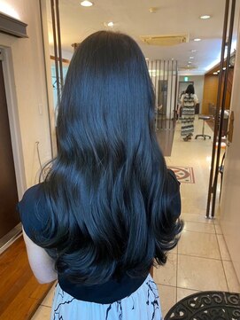 ナナナパレナ 梅田店(nanana parena) 黒髪の艶が際立つ、上品な髪質改善スタイル