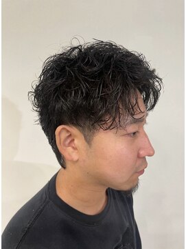 ニアウ 伊勢崎連取店(Niau) MEN’S HAIR/サーフカール/刈り上げセンターパート/伊勢崎