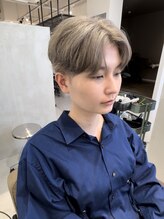キュエム(Cuem) 【Cuem菅原】ボーイッシュ中性的刈り上げ女子ハイトーンカラー