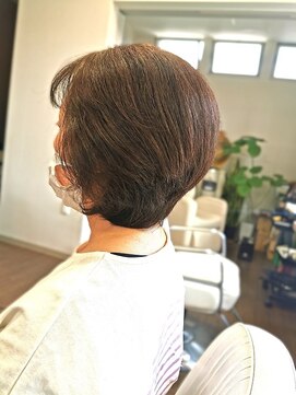 ドゥージングヘアースクラッチ(Dozing Hair Scratch) ふんわりグラデーションボブ