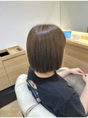 艶オリーブカラー×ナチュラルボブ