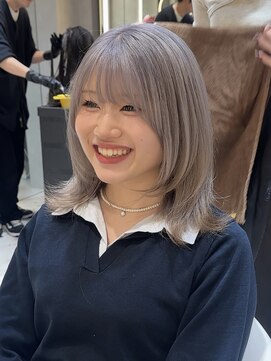 ロンドリメゾン 原宿(Lond re Maison.) オリーブグレー/韓国風巻き/レイヤーカット/くすみベージュ/原宿