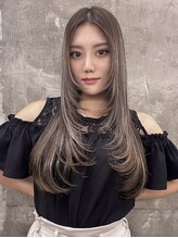 《*ロングヘアとの相性も良いレイヤーカット*》ロングヘアでも動きのあるヘアスタイルに/心斎橋/白髪染め
