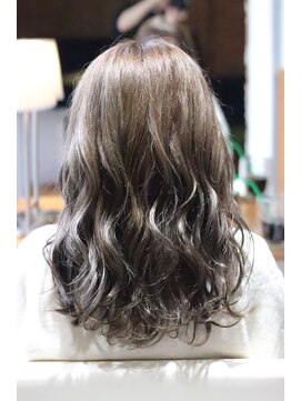 ヘアーリゾート エスランド タカツキ(Hair Resort ESLAND Takatsuki) 透明感カラー