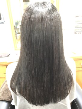 ヘアーメイクエアーセントラーレ(HAIR MAKE air Zentrale) フォルムでさらさらロング