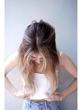 ノク(nok) バレイヤージュ_耳かけウェーブパーマフォギーベージュ