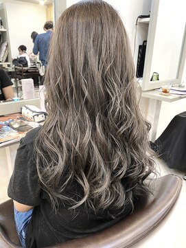 ヘアーサロン イルア 北越谷(hair salon I'LUNA) 極細ハイライトゴールドアッシュ