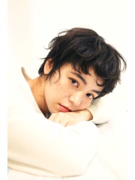 マグノリア(MAGNOLIA) くせ毛とポイントパーマで可愛いショートヘア