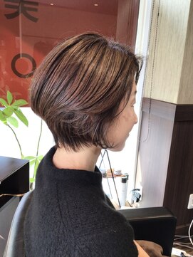 トップヘアー 中庄店(TOP HAIR fuapua) 大人ショートボブ 1